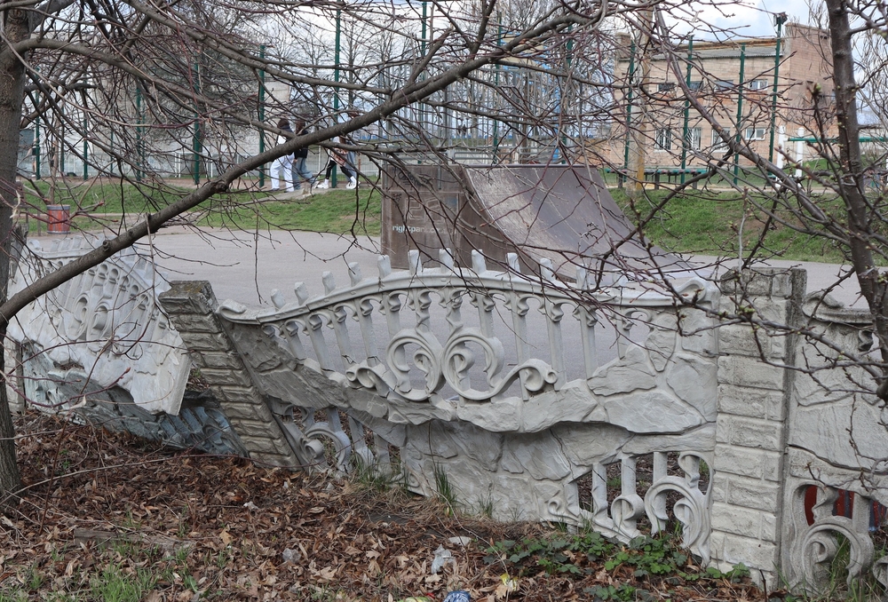 Пошкоджена огорожа