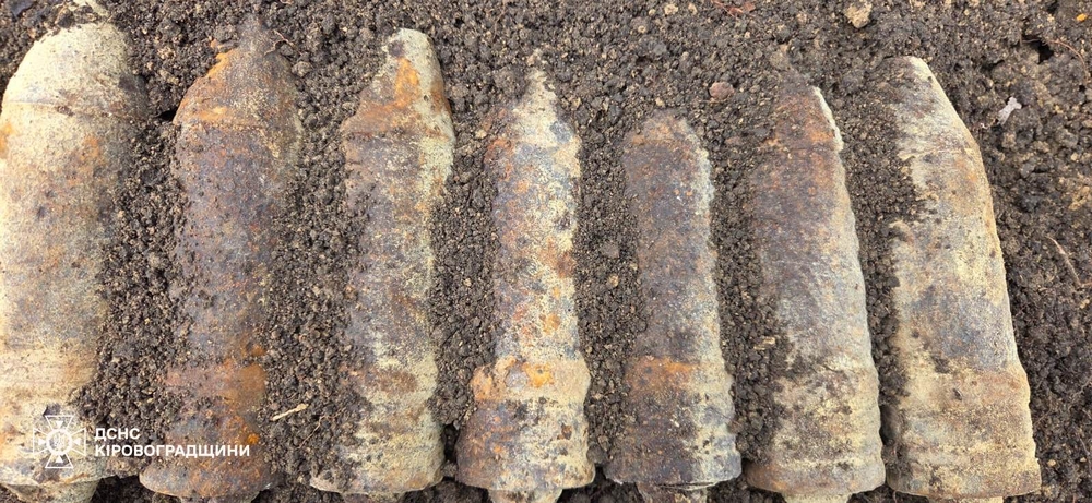 Вісім артснарядів часів Другої світової знайшли на Кіровоградщині