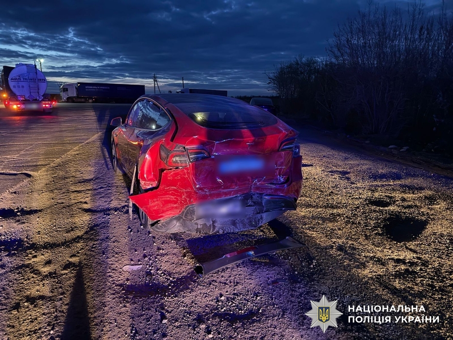 фото перекинутої машини