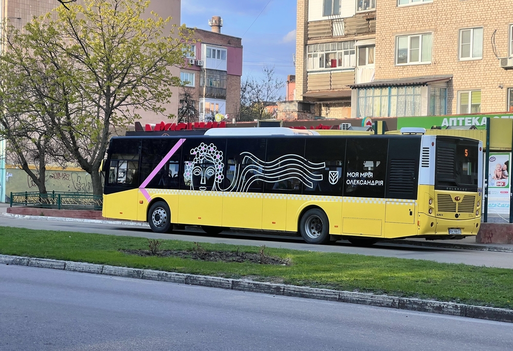 Комунальний автобус