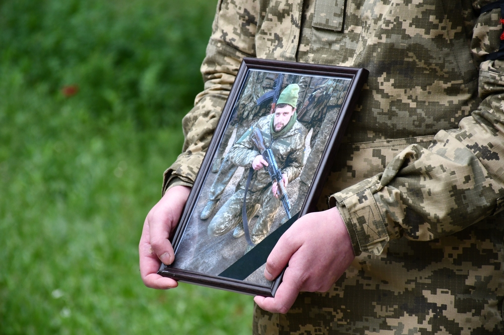 фото прощання із загиблим бійцем