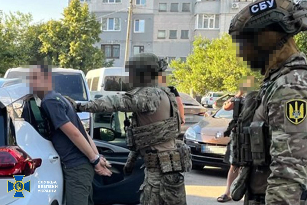 Служба безпеки України затримала чоловіка, якого підозрюють у роботі на російські спецслужби