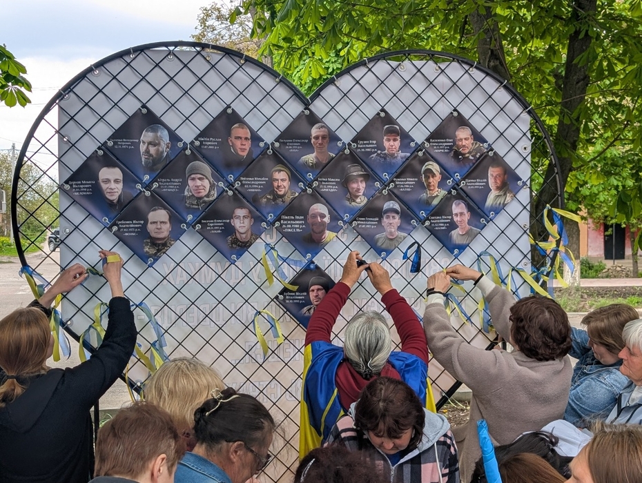 У Знам’янській громаді на Кіровоградщині відкрили пам’ятний знак зниклим безвісти військовослужбовцям.