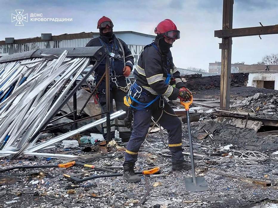 ДСНС розбирають завали