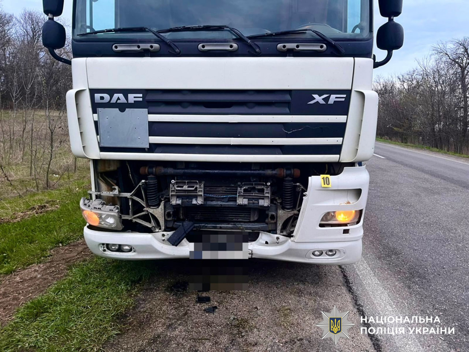 Пошкоджена вантажівка