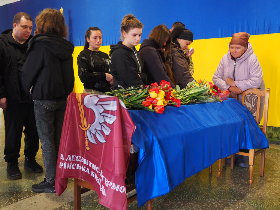 Рідні прощаються із загиблим Павлом Алєксєєвим