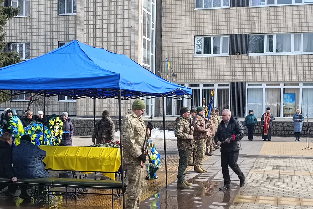 Церемонія прощання з Данилом Сінокопом на площі у Знам'янці