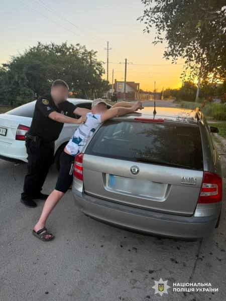 Чоловік викрав автівку,