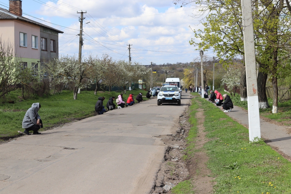 фото прозання із загиблим солдатом