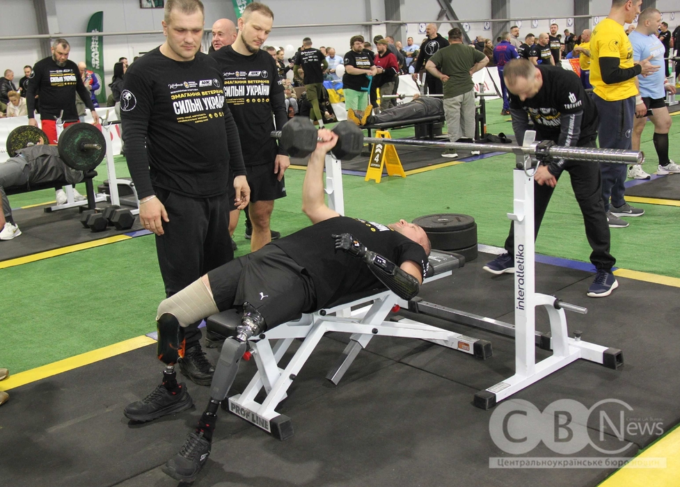 Ветеран змагається у жимі лежачи в Кропивницькому