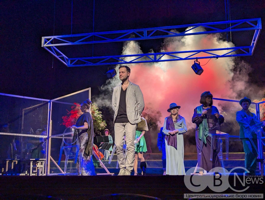 Фрагмент репетиції вистави "Наше містечко"