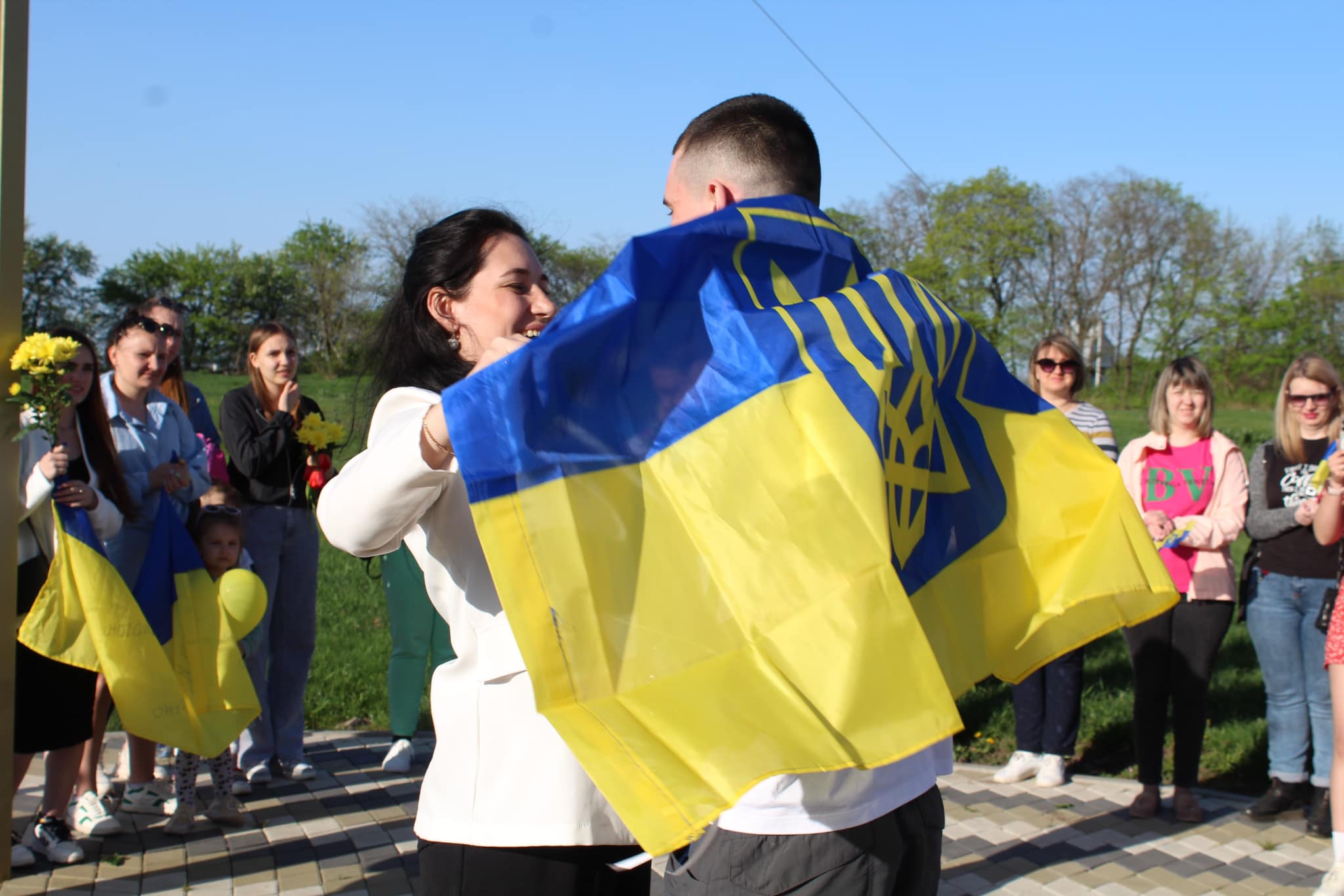 У Долинській громаді зустріли звільненого з полону нацгвардійця