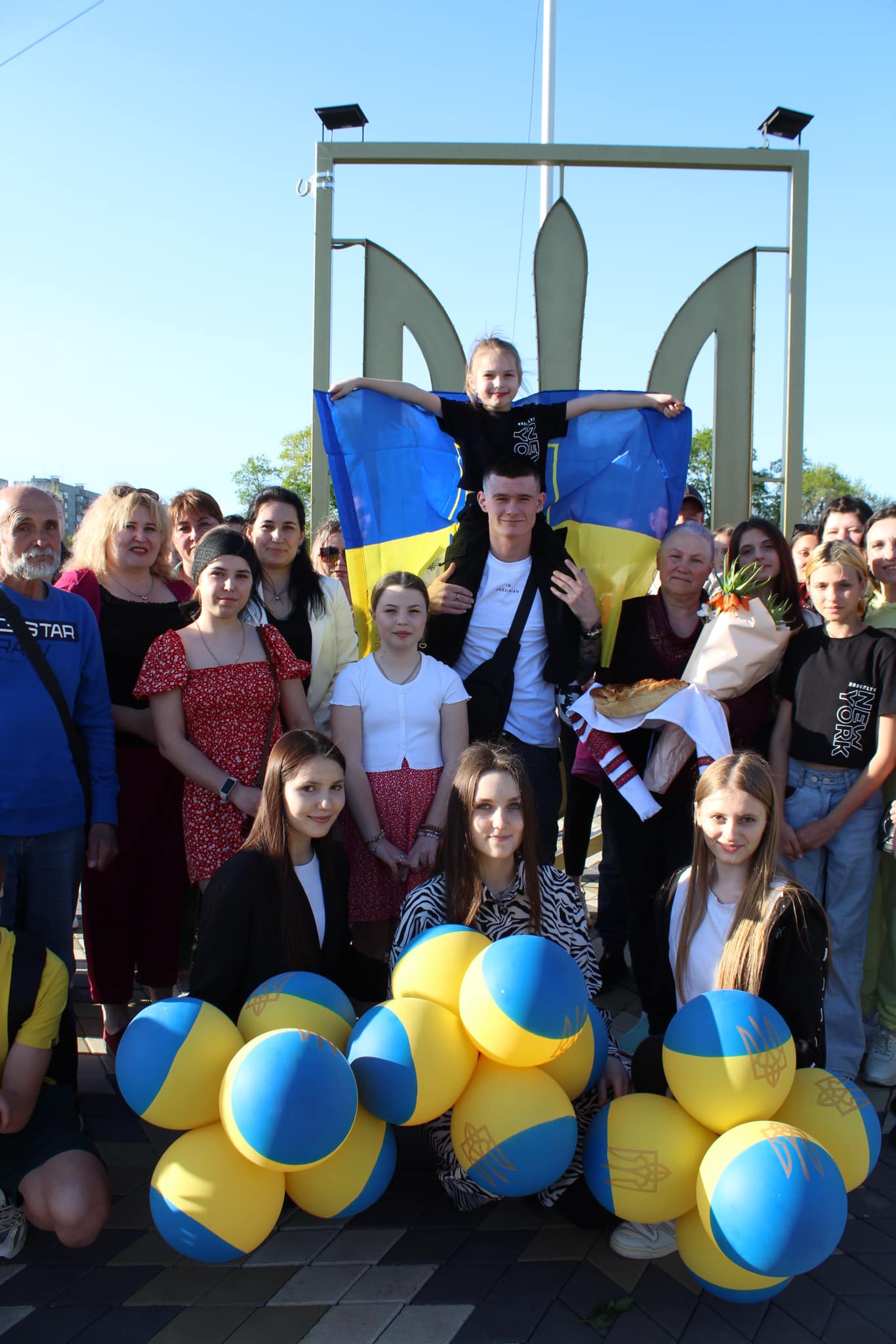 У Долинській громаді зустріли звільненого з полону нацгвардійця