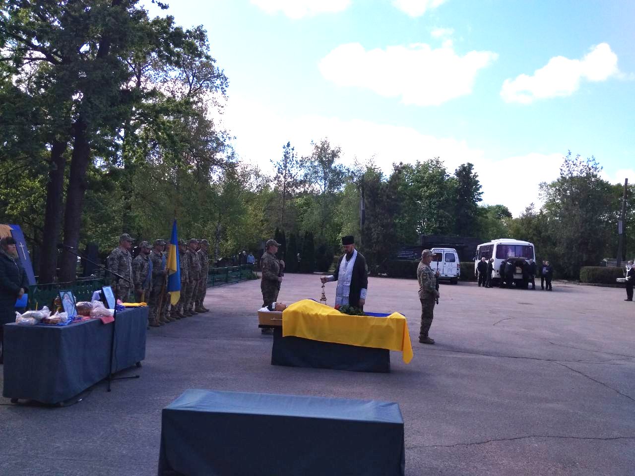 У Кропивницькому провели в останню путь загиблих військових Ігоря Пастушенка та Віталія Жоміра