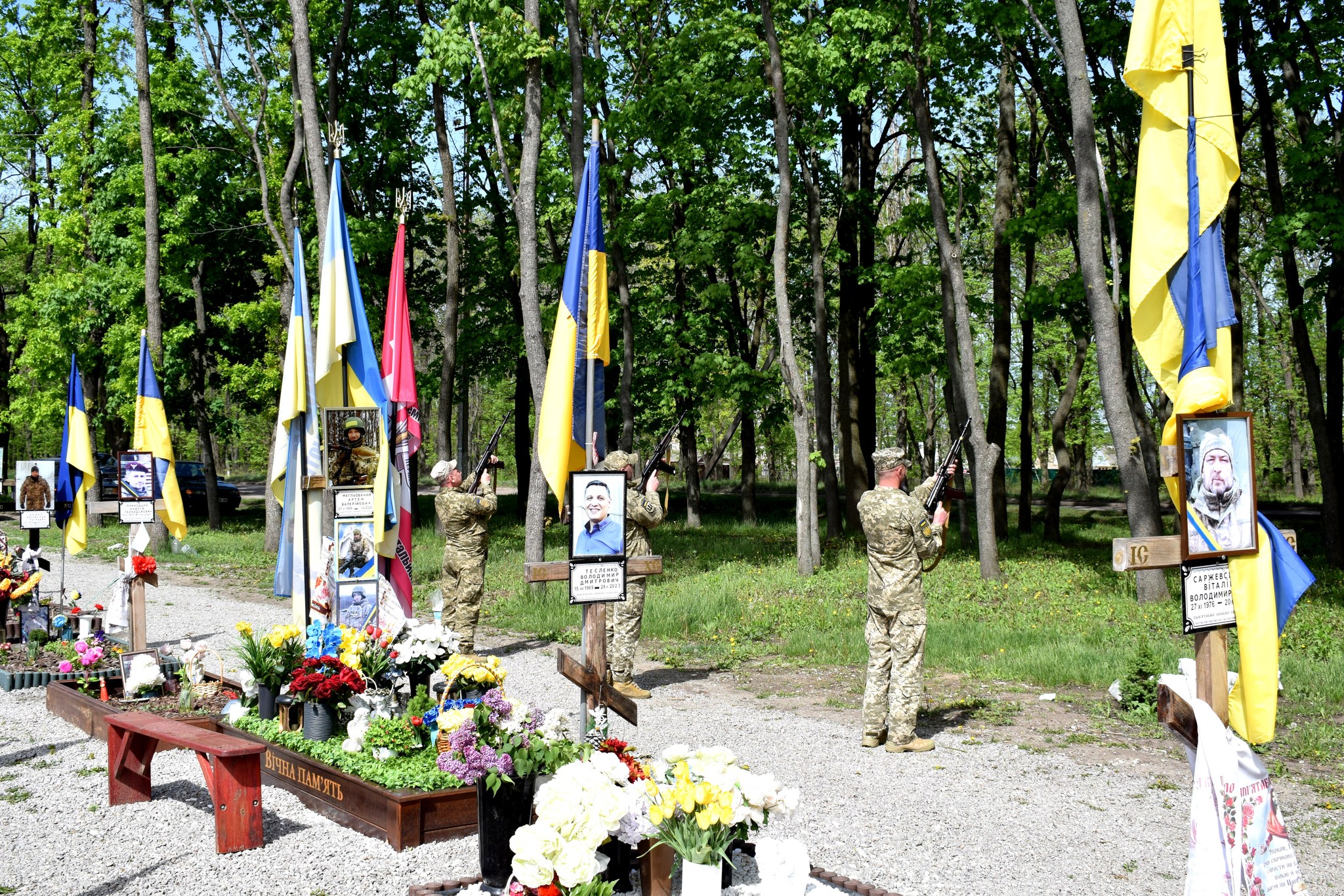 У Кропивницькому провели в останню путь Віктора Буднікова і Сергія Потерайка