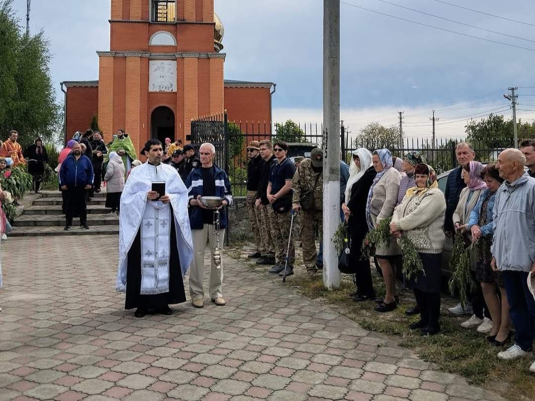 вірян ПЦУ у Приютівській громаді не пустили до храму