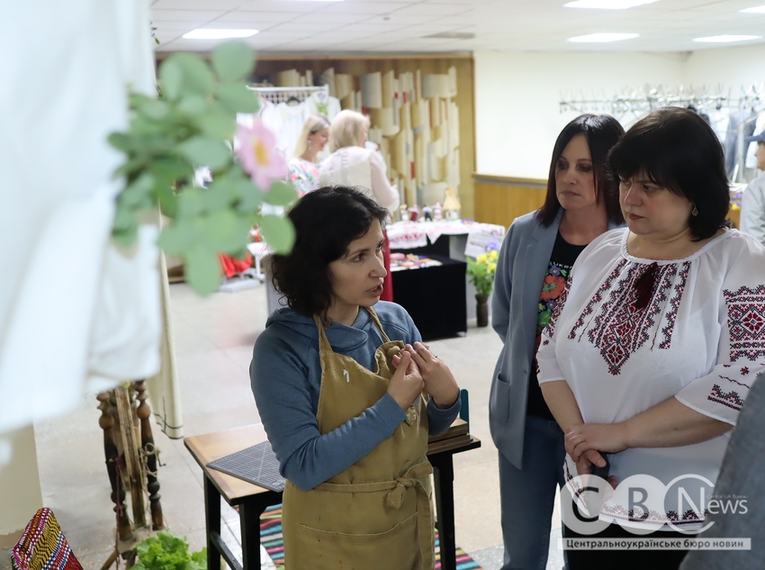 До Дня вишиванки у Кропивницькому провели художню акцію