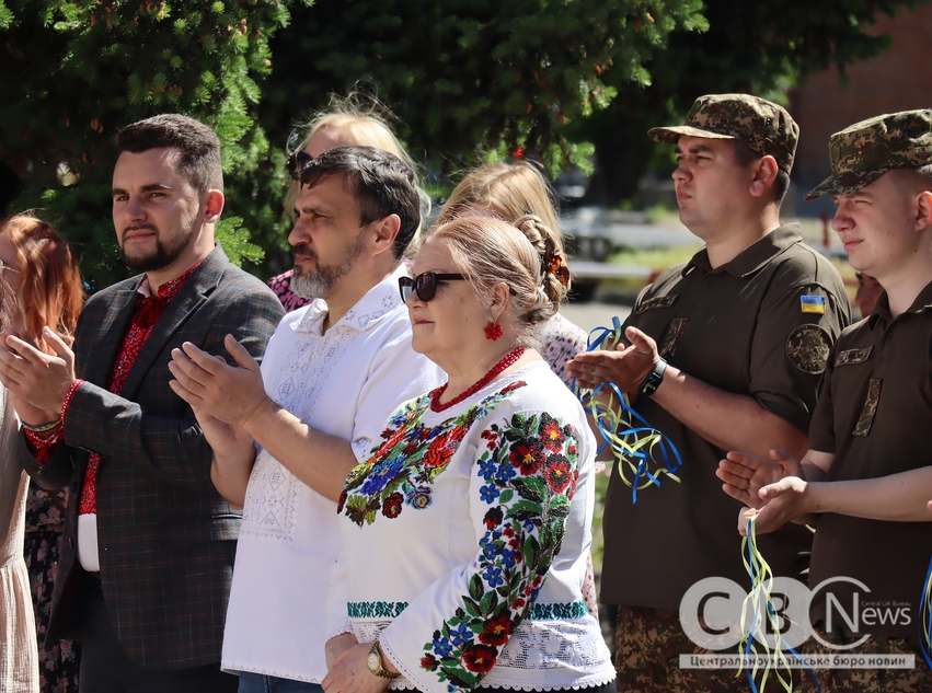 Фестиваль «Калиновий спів» відкрили у Кропивницькому