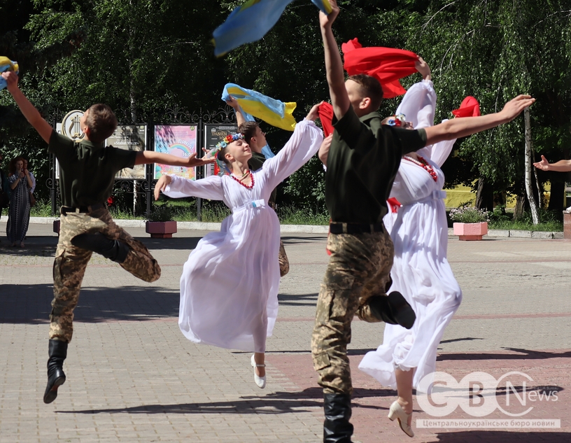 Фестиваль «Калиновий спів» відкрили у Кропивницькому