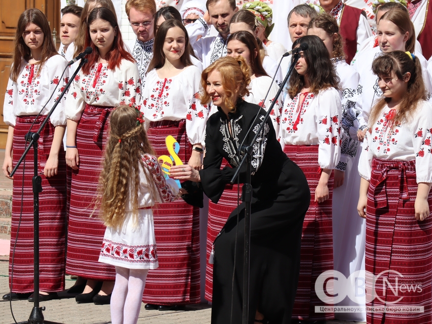 Фестиваль «Калиновий спів» відкрили у Кропивницькому