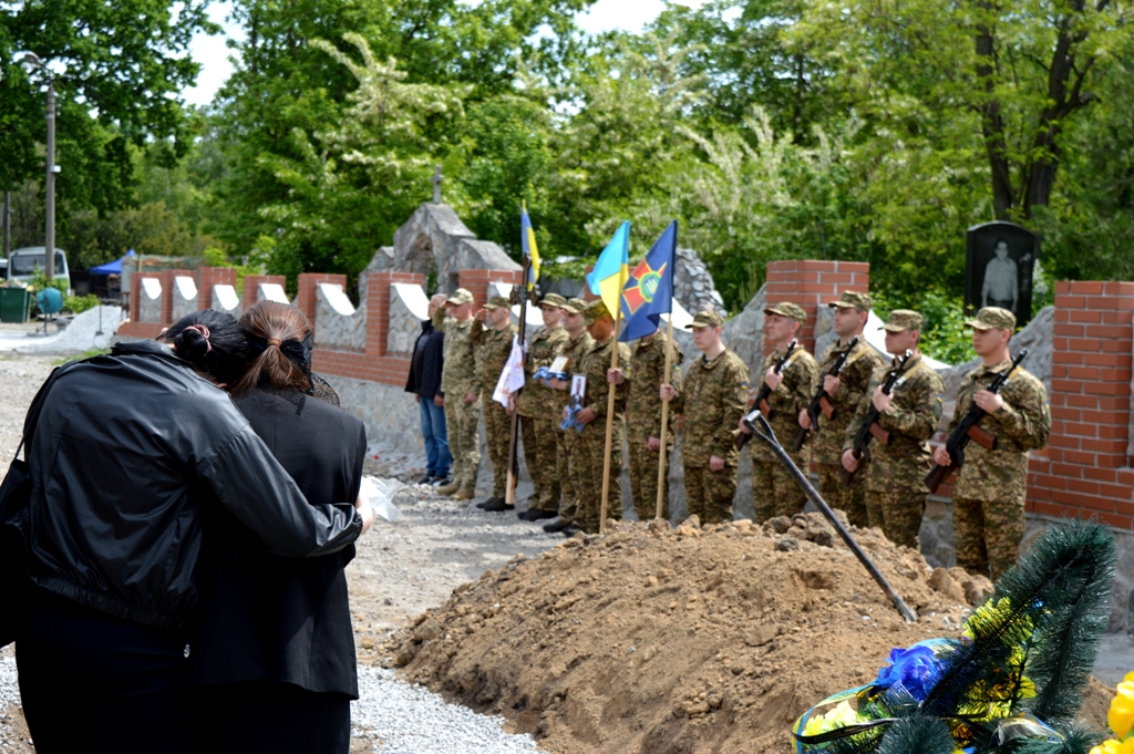 провели в останню путь солдата Ігоря Бутченка і молодшого сержанта Едуарда Курзанкіна