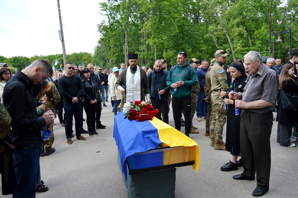 провели в останню путь солдата Ігоря Бутченка і молодшого сержанта Едуарда Курзанкіна