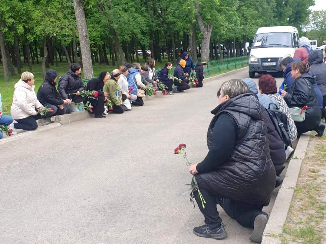 У Кропивницькому провели в останню путь воїна