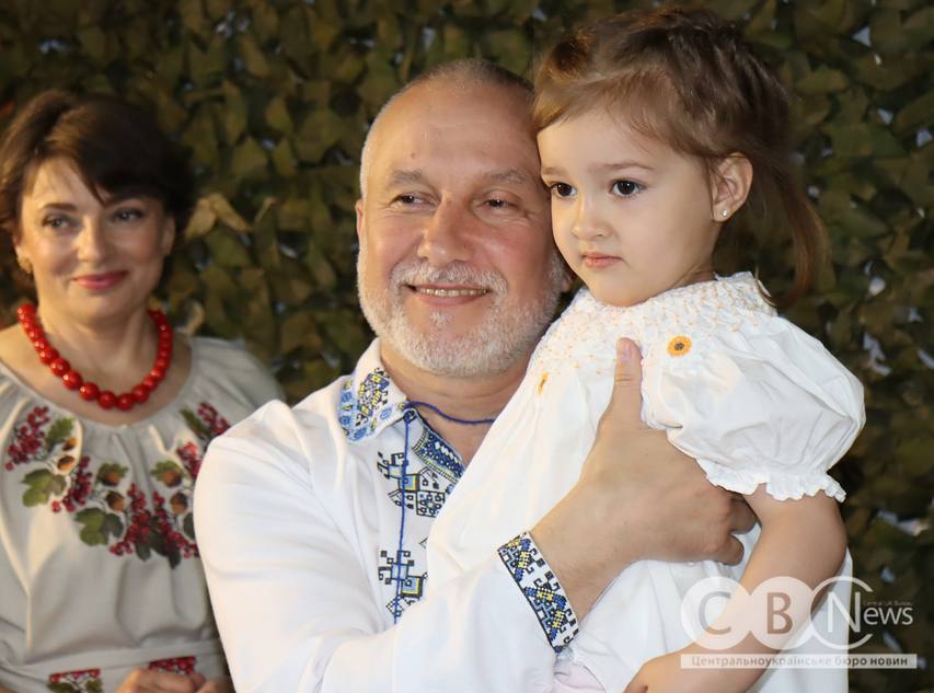 До Дня вишиванки у Кропивницькому влаштували фотосесію з військовими