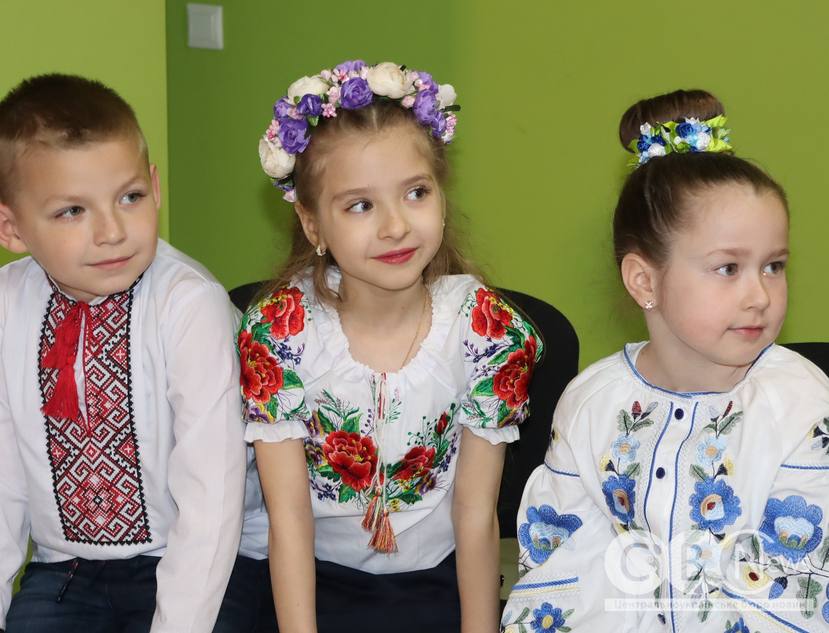 До Дня вишиванки у Кропивницькому влаштували фотосесію з військовими