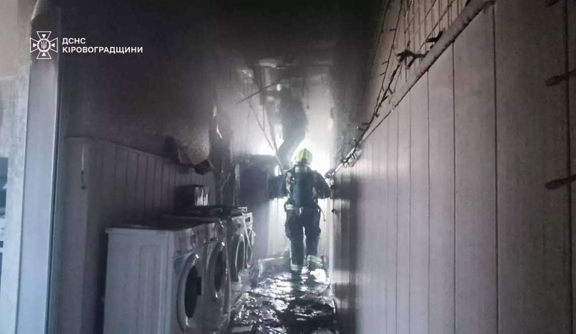 Магазин та дві автівки горіли на Кіровоградщині
