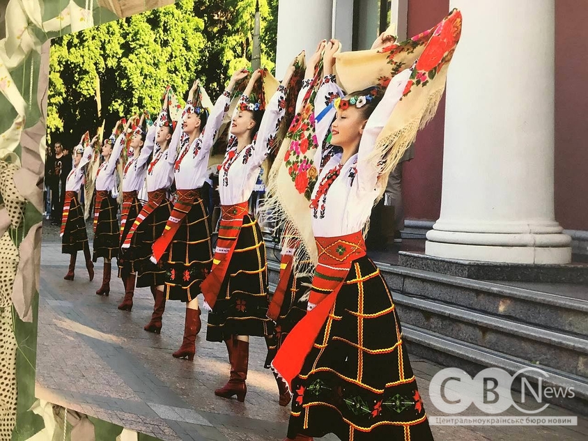 Ігор Філіпенко відкрив фотовиставку про життя під час війни у Кропивницькому