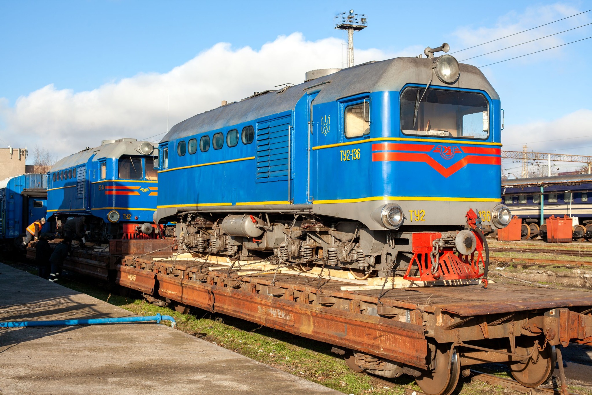 Тепловози ТУ2, які евакуювали із Запоріжжя. Фото: Вадим Пономаренко