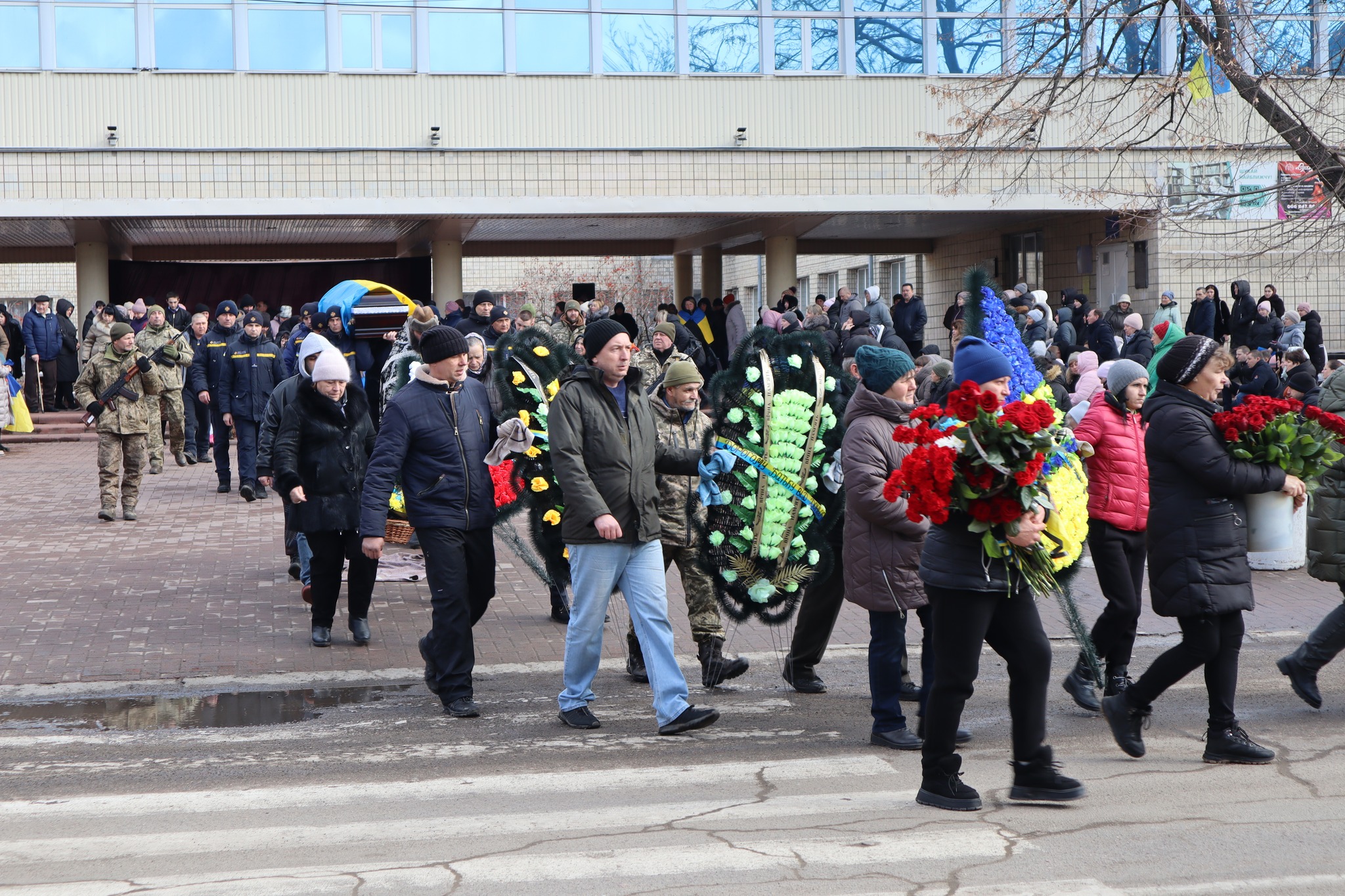 У Новоукраїнці попрощалися із військовим Миколою Лукашуком