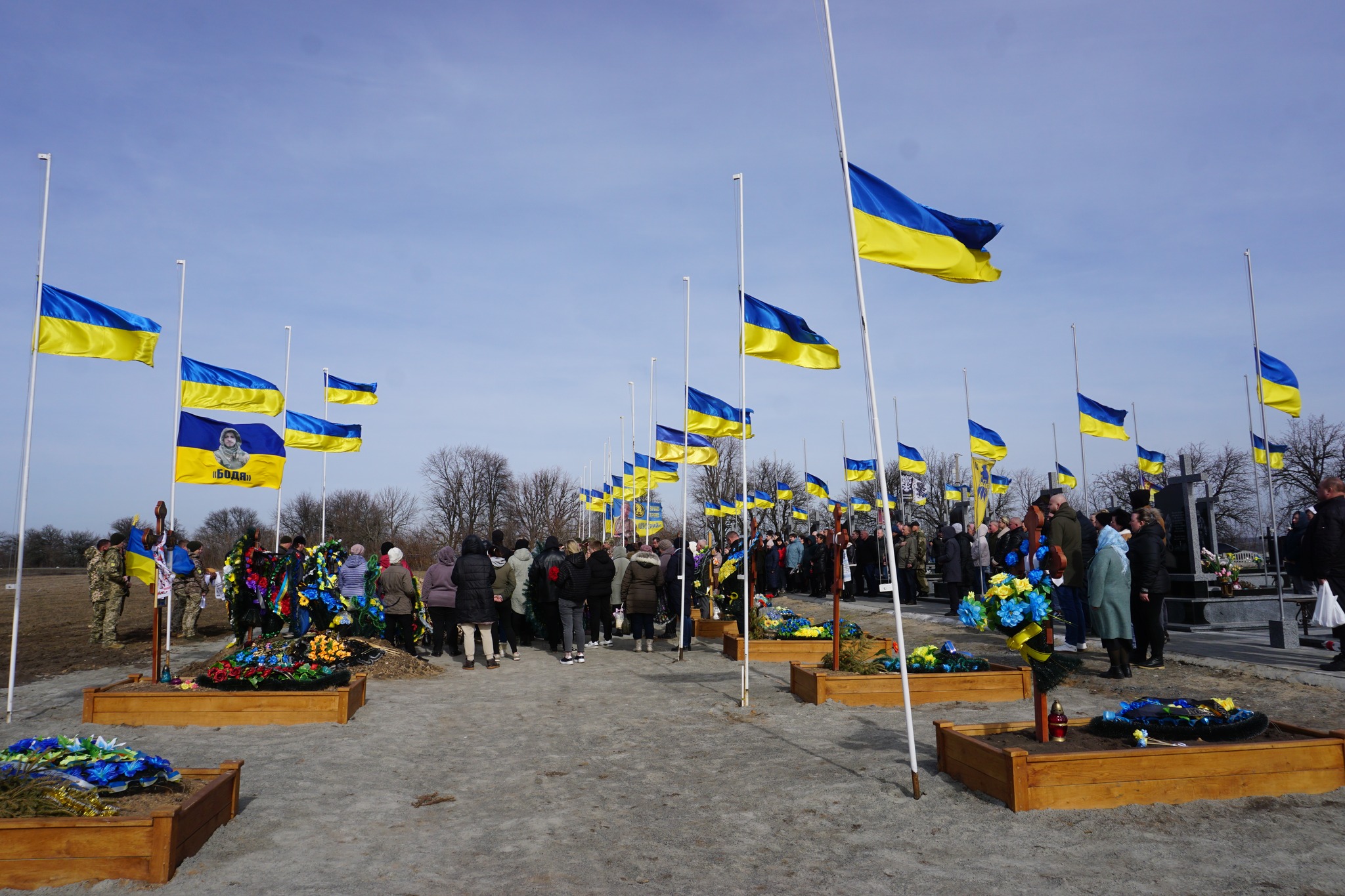 У Гайворонській громаді в останню путь провели загиблого на Харківщині військового Андрія Горбатюка