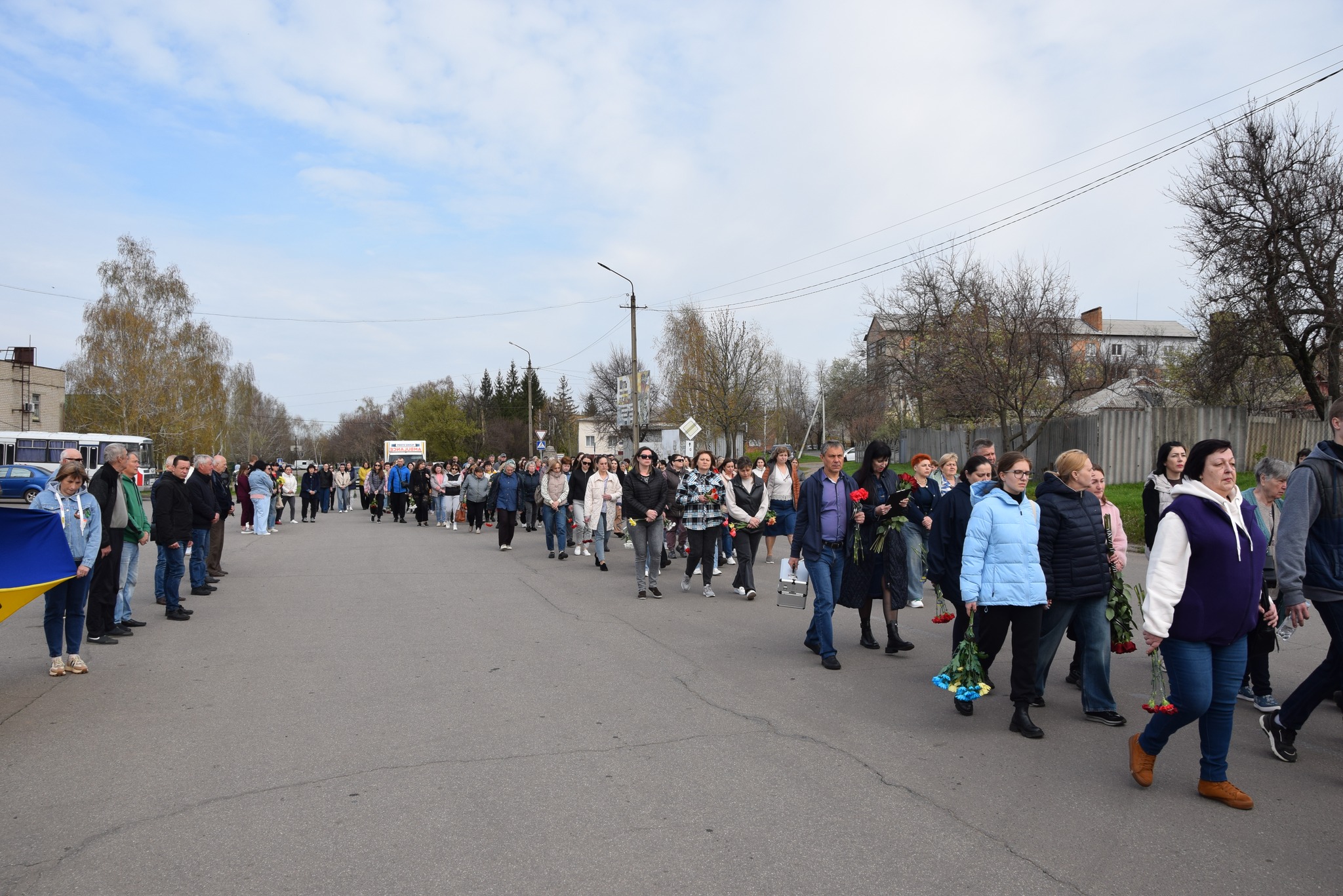 У Петрівській громаді в останню путь провели загиблого на Донеччині військового Костянтина Лисенка