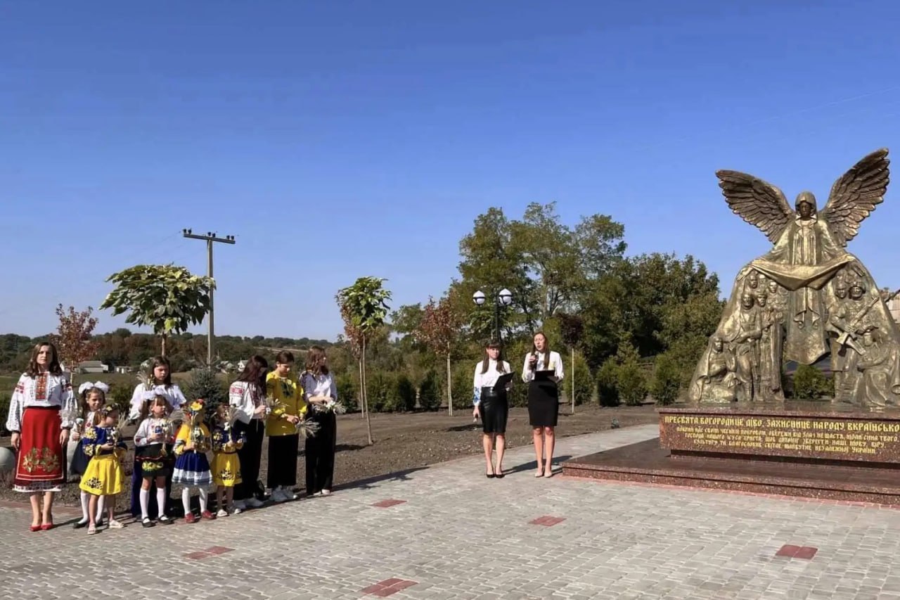 меморіально-релігійний комплекс на честь Покрови Пресвятої Богородиці в селі Тишківка Новомиргородської громади Новоукраїнського району