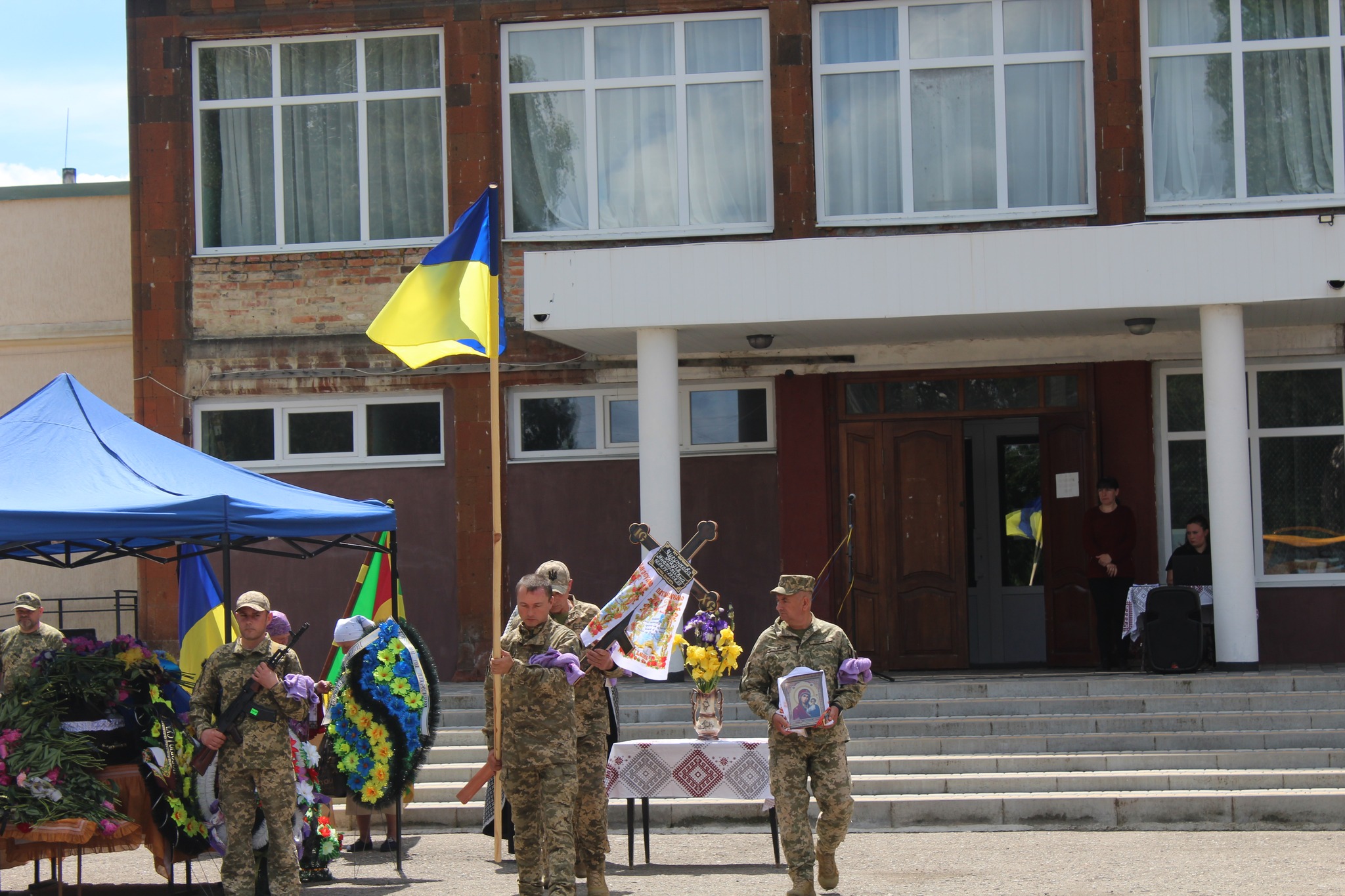 Із загиблою на війні бойовою медикинею попрощалися у Суботцівській громаді