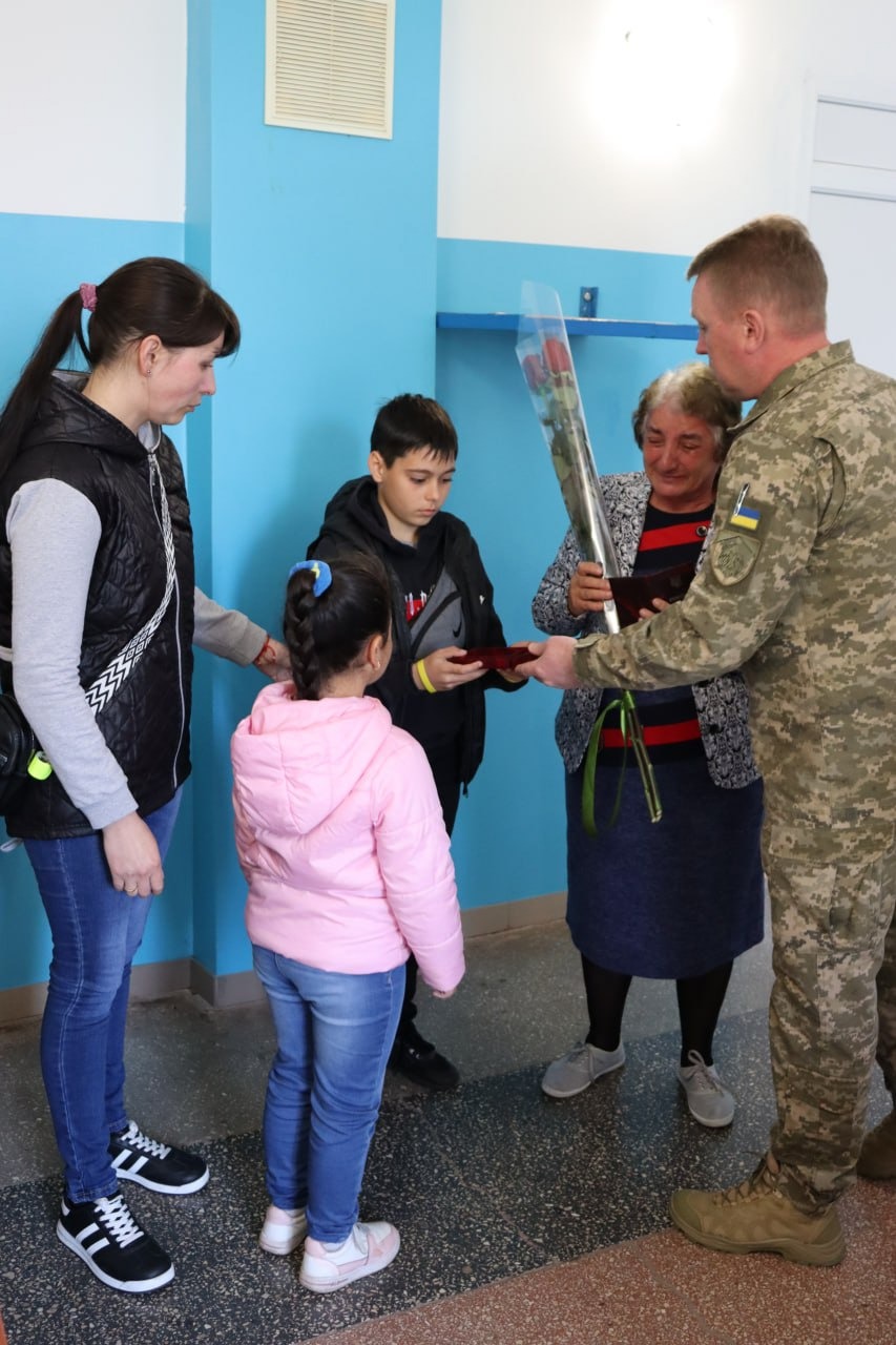 У Попельнастому нагороди двох загиблих воїнів вручили їхнім рідним