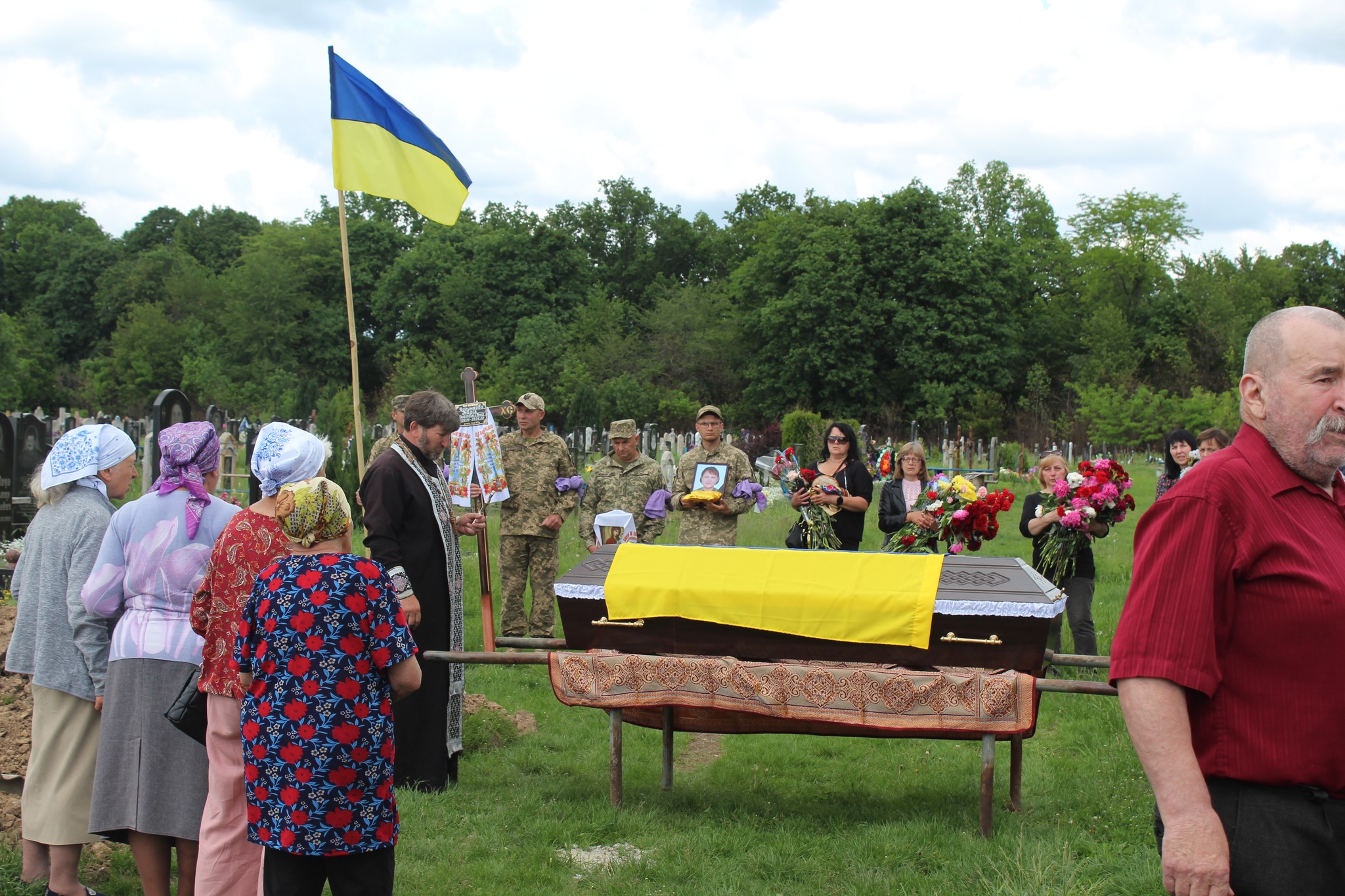 Із загиблою на війні бойовою медикинею попрощалися у Суботцівській громаді