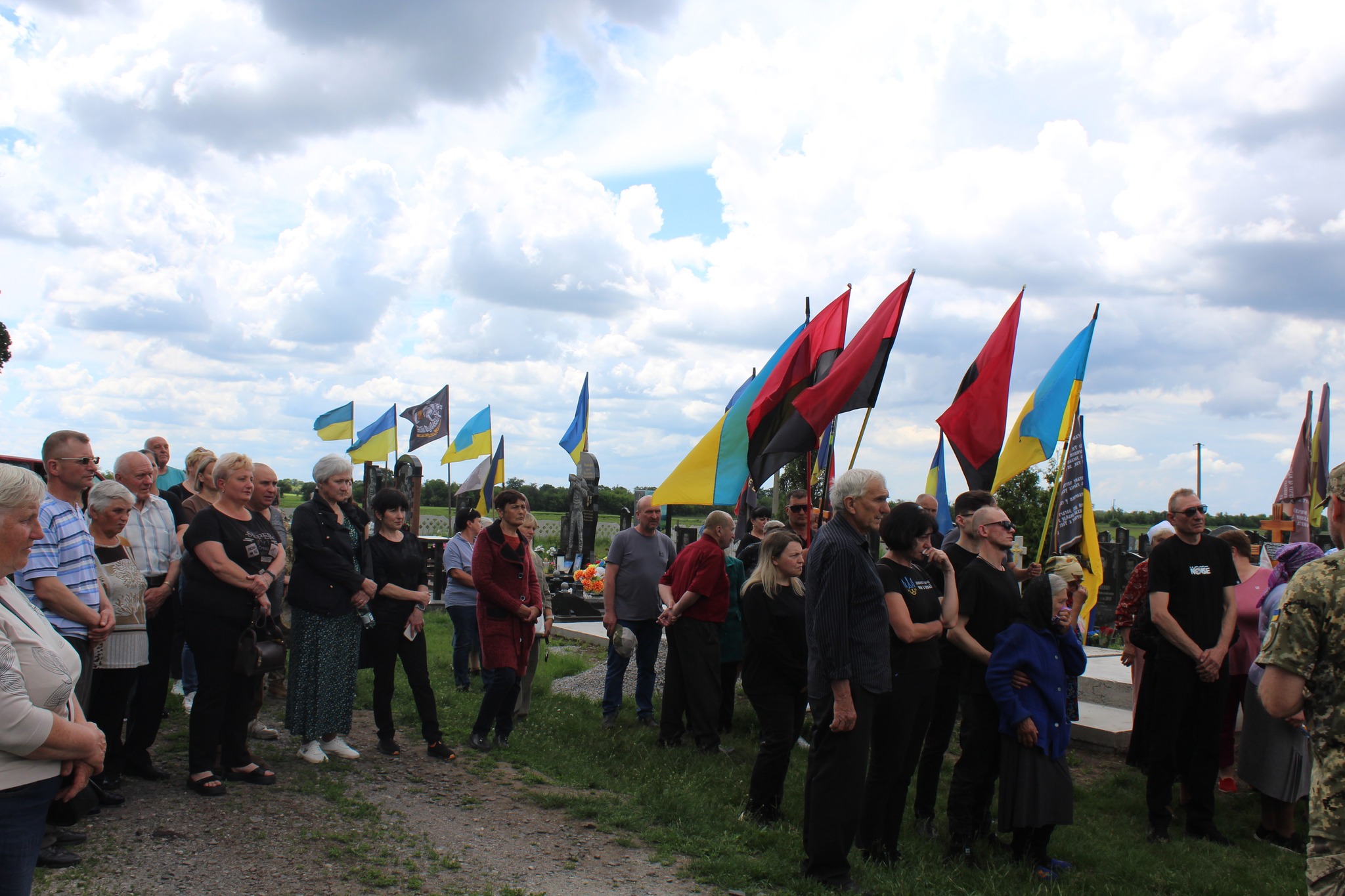 Із загиблою на війні бойовою медикинею попрощалися у Суботцівській громаді