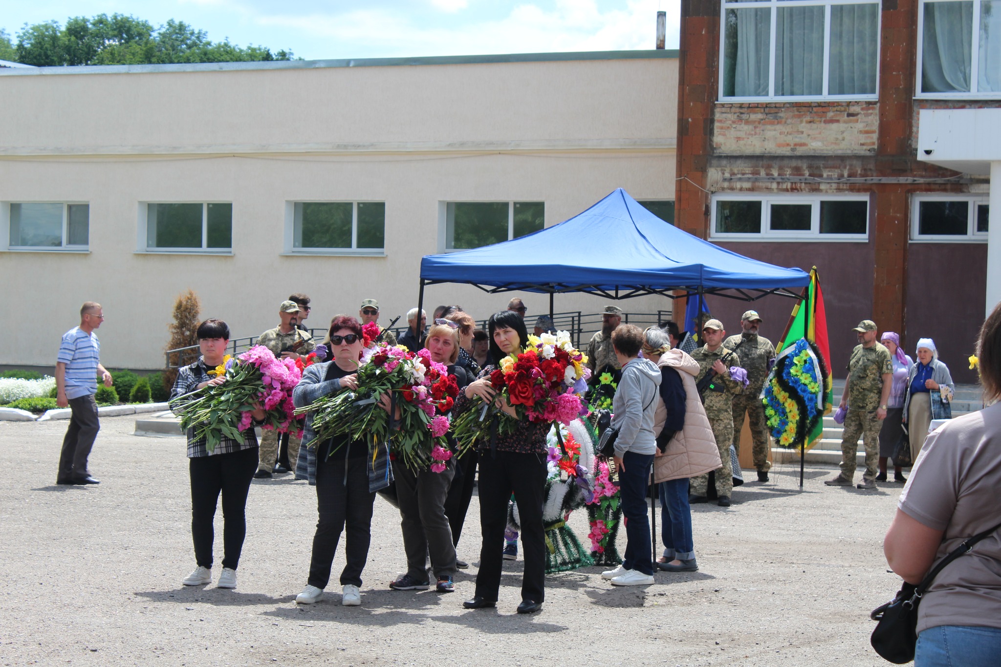 Із загиблою на війні бойовою медикинею попрощалися у Суботцівській громаді