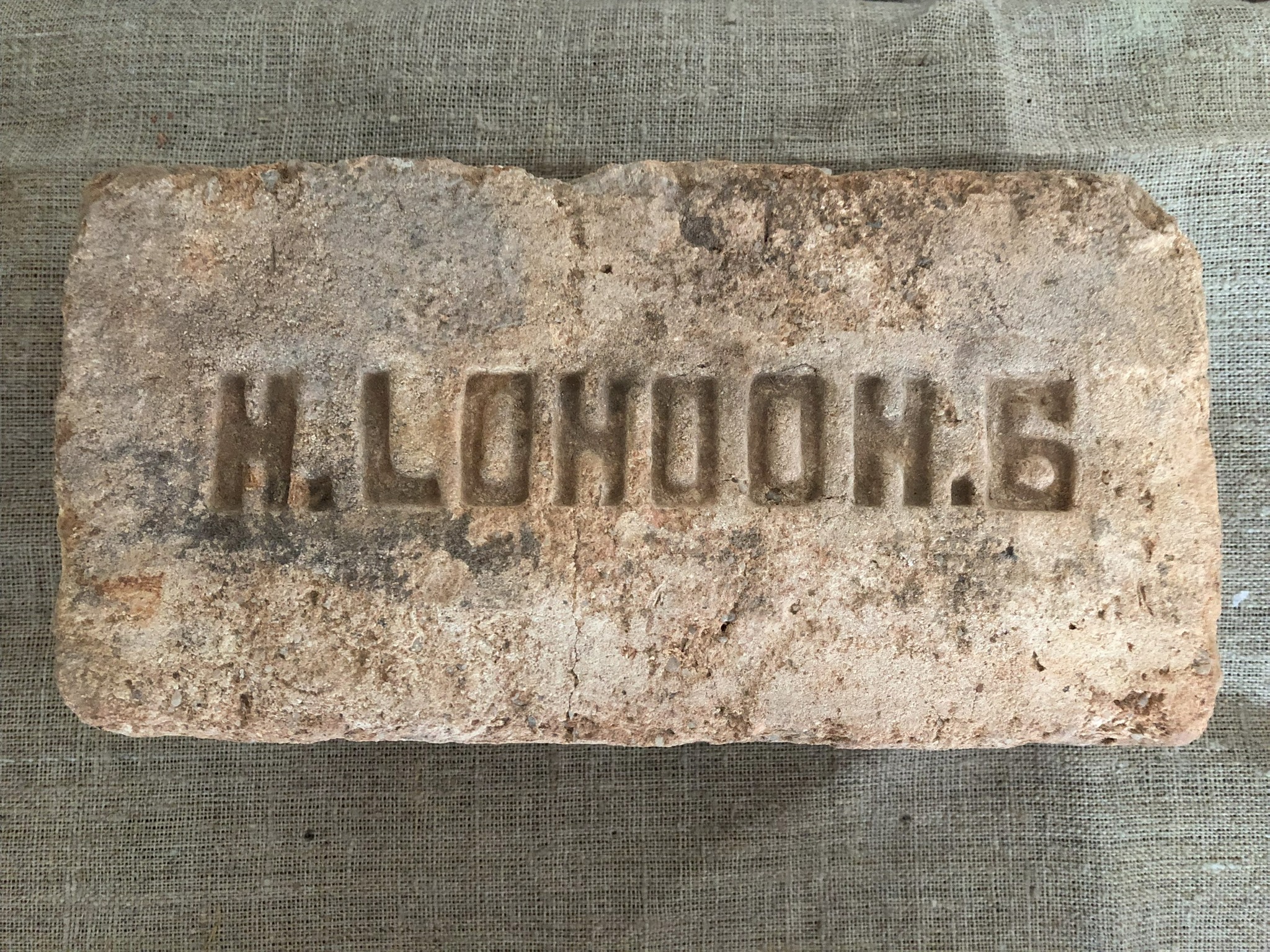 brick_4