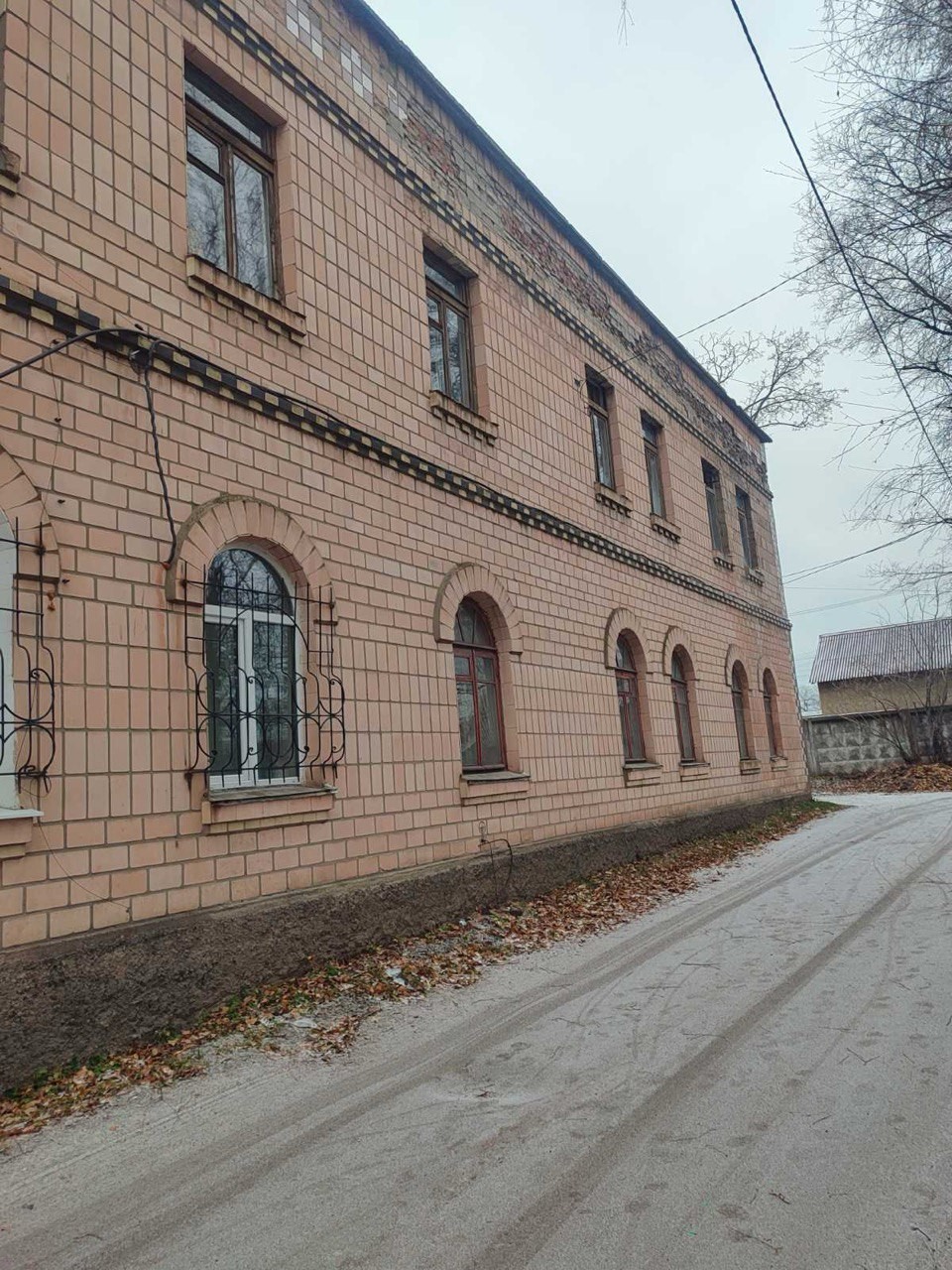 У Помічній виставили на продаж будівлю санстанції за одну гривню
