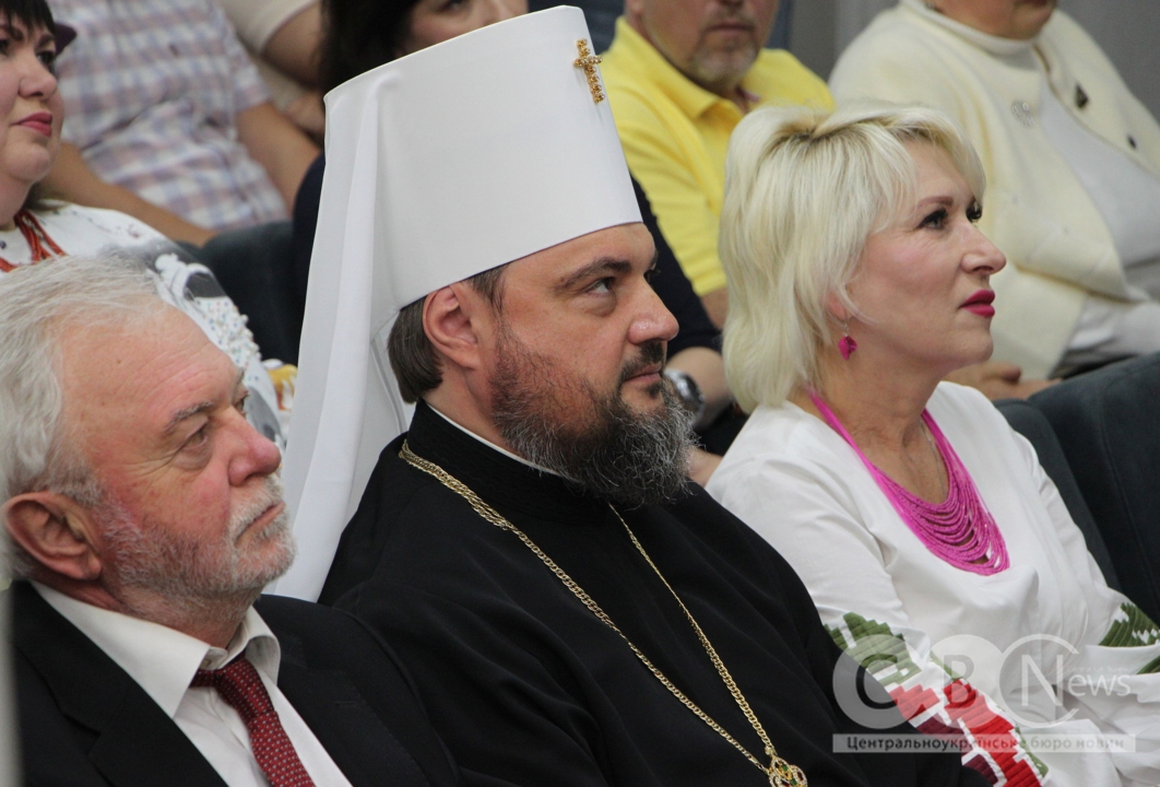 Орденом Святого Пантелеймона нагородили медиків і волонтерів у Кропивницькому