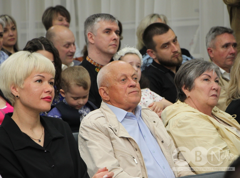 Орденом Святого Пантелеймона нагородили медиків і волонтерів у Кропивницькому