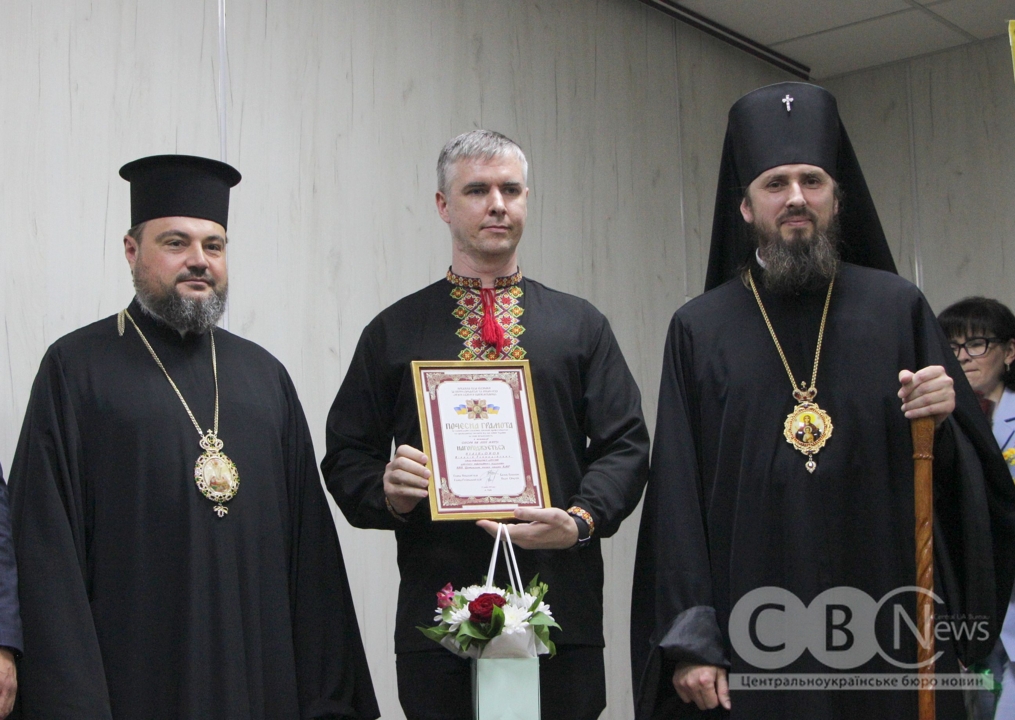 Орденом Святого Пантелеймона нагородили медиків і волонтерів у Кропивницькому