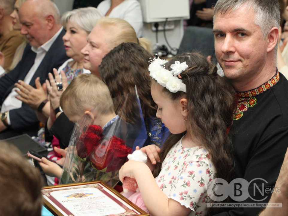 Орденом Святого Пантелеймона нагородили медиків і волонтерів у Кропивницькому
