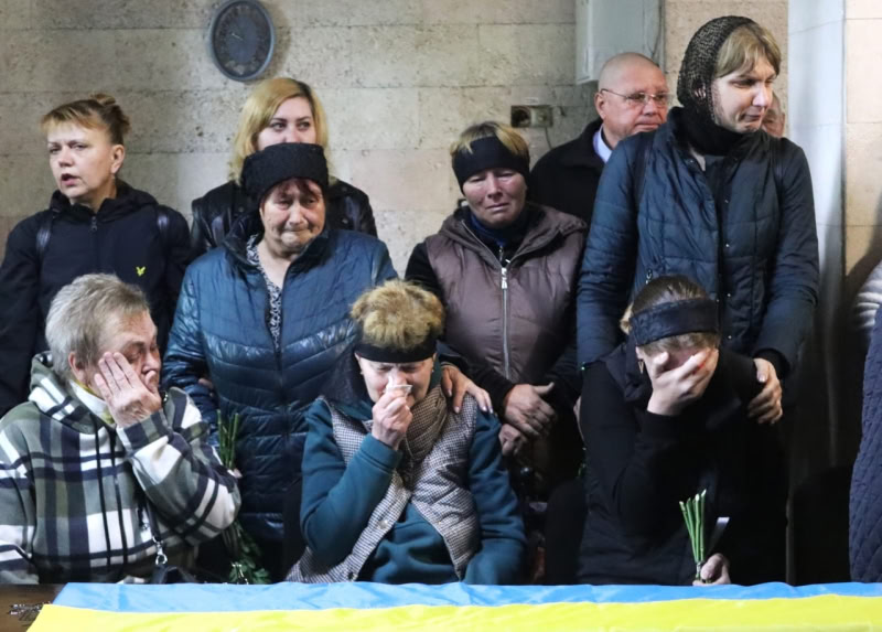 У Світловодську попрощалися із загиблим військовим Андрієм Ткаченком у його день народження.