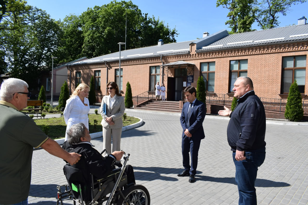 Інспекція безбар'єрного маршруту в Центральній міській лікарні Кропивницького