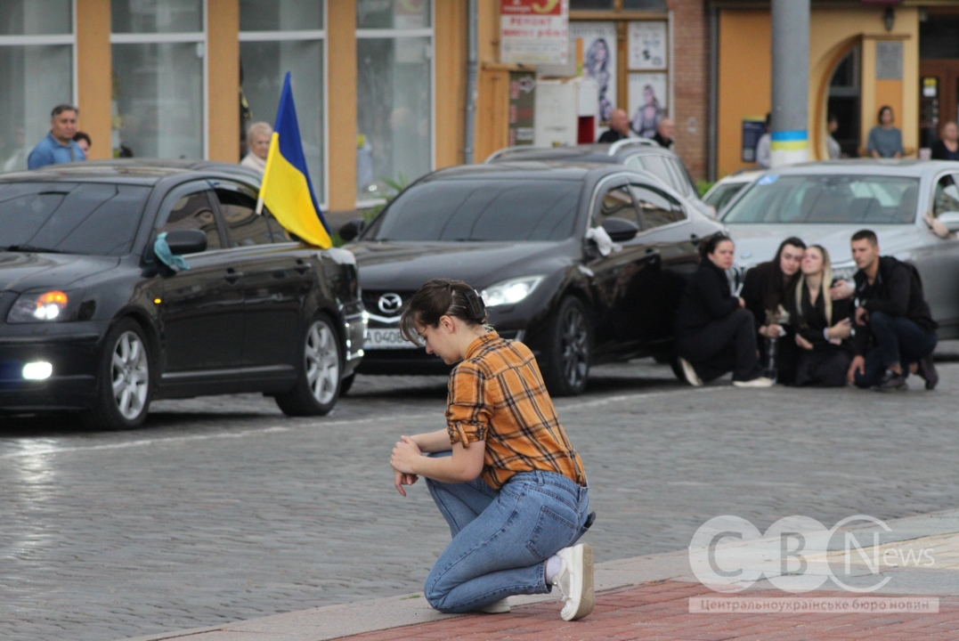 У Кропивницькому в останню путь провели військових Романа Конограя та Сергія Гринька.